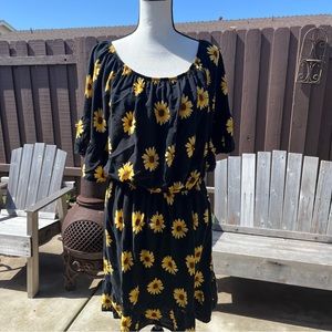 New Look sunflower dress size 1X. 100% Rayon